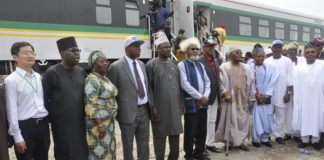 The Hon. Minister of Transportation, Rt. Hon. Chibuike Rotimi Amaechi flanked by the Ogun State Governor, Ibikunle Amosu, Prof. Wole Soyinka, Chairman, Senate Committee on Land Transport, Sen. Olugbenga Ashafa, Ogun State Paramount Ruler, the Alake of Egba Land, Oba Adedotun Gbadebo and other dignitaries at the flag-off of the free train ride in Abeokuta, Ogun State at the weekend.