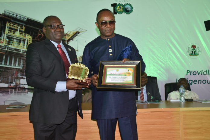 Dr. Ibe Kachikwu recieving Life time achievement award from PTI on 31st January 2019