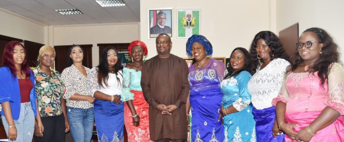 Minister of State for Labour and Employment, Festus Keyamo, SAN (5th right), receiving in audience, the Emete Urhobo, led by its president, Onajite Efedede (4th right), in Abuja