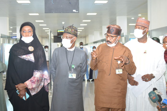DSC_0273 FIRST LEFT, HON. MINISTER OF HUMANITARIAN AFFAIRS, DISASTER MANAGEMENT AND SOCIAL DEVELOPMENT; HAJIYA SADIYA UMAR FAROUQ, SECOND LEFT, HON. MINISTER OF INFORMATION AND CULTURE; LAI MUHAMMED, FIRST RIGHT, HON. MINISTER OF AVIATION; HADI SIRIKA, SECOND RIGHT, HON. MINISTER OF STATE FOR HEALTH, DR. SEN. ADELEKE O. MAMOWORA