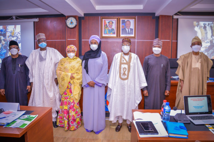 DSC_2537 (R-L) The Honourable Minister of Interior, Ogbeni Rauf Aregbesola, The Honourable Minister of Environment, Mohammed Mahmud Abubakar, The Honourable Minister Of Information And Culture, Alhaji Lai Muhammed, The Honorable Minister Of Humanitarian Affairs, Disaster Management And Social Development, Sadiya Umar Farouq, representative of The Honourbale Minister Of Agriculture And Rural Development, The Honourable Minister Of Water Resources, Engineer Suleiman Hussein Adamu, The Honourbale Minister Of Health, Osagie Ehanire, at the inaugural meeting for the development of National Flood Emergency Preparedness And Response Plan, at the Nigerian Army Resource Center, on, 12th of October,2020.