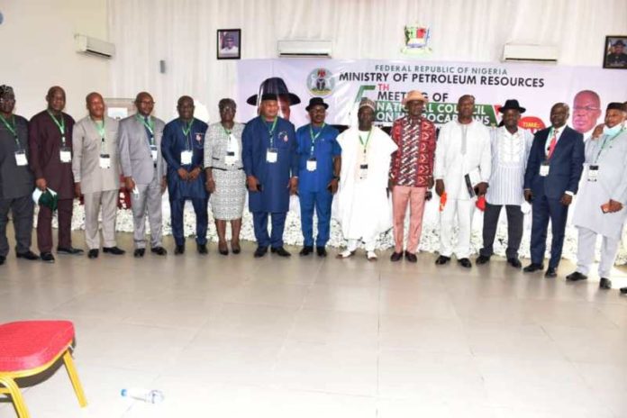 Group Picture of Directors of the Ministry of Petroleum Resources with the Deputy Governor of Bayelsa State and other officials