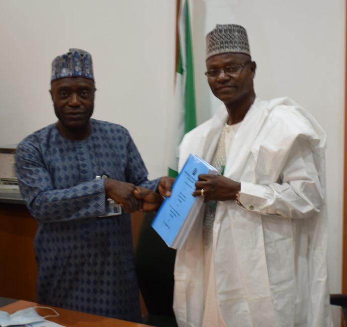 L-R: Outgoing Permanent Secretary, Mr. Musa Istifanus and incoming Permanent Secretary, Federal Ministry of Communications and Digital Economy, Engr. Festus Yusuf Daudu during the official handing over ceremony which took place today at the Ministry’s headquarters in Abuja.