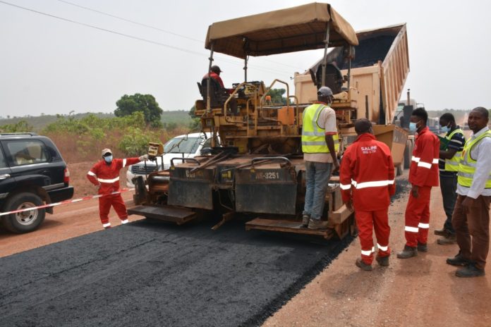 The Permanent Secretary, FMW&H, Babangida Hussaini represented by Engr. Funso Adebiyi, Director Highway Construction and Rehabilitation Department, Engr. I.F. Umeh, Federal Controller, Niger State Inspecting the on-going reconstruction of Lambata-Lapai-Bida Road in Niger State