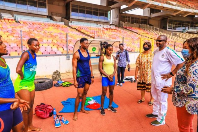 Minister visits US - bound Athletes