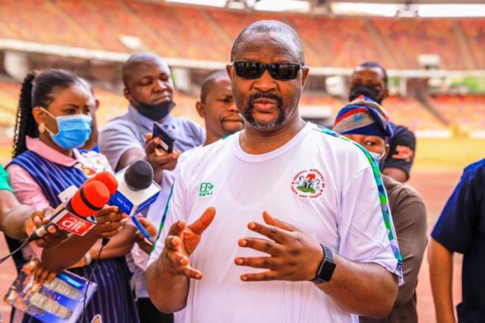 Minister visits US - bound Athletes