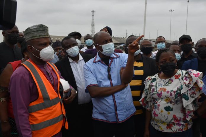 FMT Rotimi Amaechi insecting rail facilities