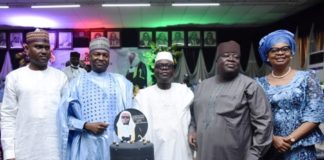 THE HONOURABLE ATTORNEY GENERAL OF THE FEDERATION OF JUSTICE, ABUBAKAR MALAMI, SAN, RETIRED SGF, DAYO APATA, SAN, ACTING SGF/PS, MR. UMAR MOHAMMED, JUSTICE STELLA ANUKAM, PRESIDENT, AFRICAN COURT ON PEOPLE& HUMAN RIGHTS, MOHAMMED BABADOKO, NEWLY APPOINTED DIRECTOR, PUBLIC PROSECUTION IN A GROUP PHOTOGRAPH CUTTING THE CAKE IN HONOUR OF APATA’S 60 YEARS BIRTHDAY ANNIVERSAY