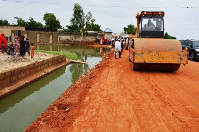 Fashola inspects Federal Road Projects executed by Yobe State Government