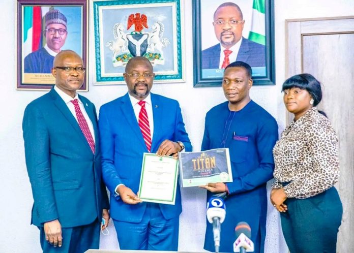 FG signs MOU with BRAVOPOINTS to boost youth investment