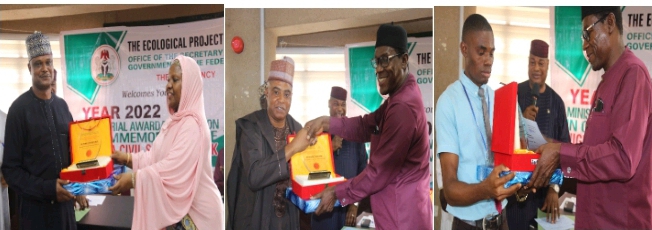 Screenshot_20220616-225006_1 The Permanent Secretary (EPO), Dr Habiba Lawal and Director, Learning and Development (OHCSF), Mr Augustine Uzor, presenting the Ministerial Award to the Awardees during the 2022 Civil Service Week at Federal Secretariat, Abuja