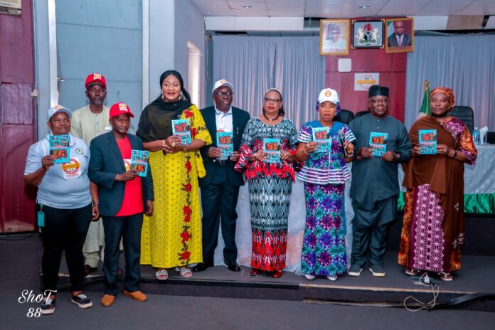 IMG-20220729-WA0002 (5th Right) The Representative of the Permanent Secretary, Federal Ministry of Humanitarian Affairs, Disaster Management and Social Development, Dr. Nasir Sani-Gwarzo,mni,NPOM, Director Reform Coordinator & Service Improvement, Valentine Ezulu, (3rd Right) CEO SERVICOM Nnenna Akajimeli, (3rd Right) Head Operation SERVICOM, Mrs Jummai Abdullahi, (4th Right) Director Special Needs, Nkechi Onwukwe, (2nd Right) Deputy Director Social Development, Suleiman Ckokudo (1st Left) Deputy Director, General Service, Oruche Eucheria, and others during the Launch of SERVICOM Charter in FMHADMSD, on 28th July, 2022. in Abuja