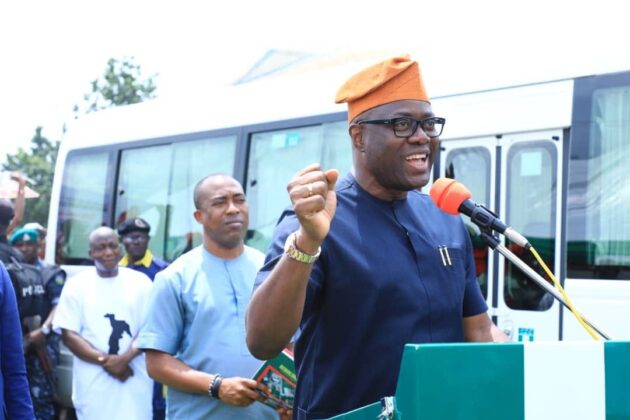 Abia Ikpeazu Kick starts Commissioning Of Road Projects In Abia South