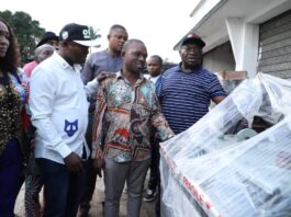 Ikpeazu Hands Over Electrical Transformers To 2 Different Groups
