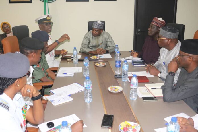 IMG-20221115-WA0022 Permanent Secretary, Ecological Project Office (PEO) Shehu Ibrahim, Mni, EPO Directors and Chief of Defence Space Administration, Real Admiral Nnamdi Anthony Muogilim and others in EPO Conference Room during the courtesy.