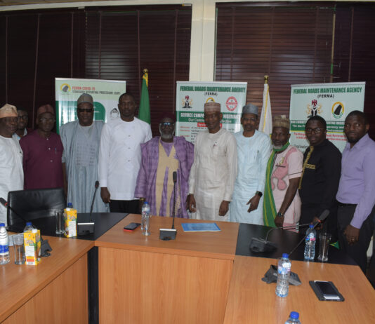 The President of the Nigerian Society of Engineers (NSE), Engr. Tasiu Sa’ad Gidari Wudil, FNSE, (M), flanked to his left by MD/CEO FERMA, Engr. Nuruddeen A. Rafindadi, FNSE, OFR with other Management staff in a group photograph during the President’s visit to the Agency.