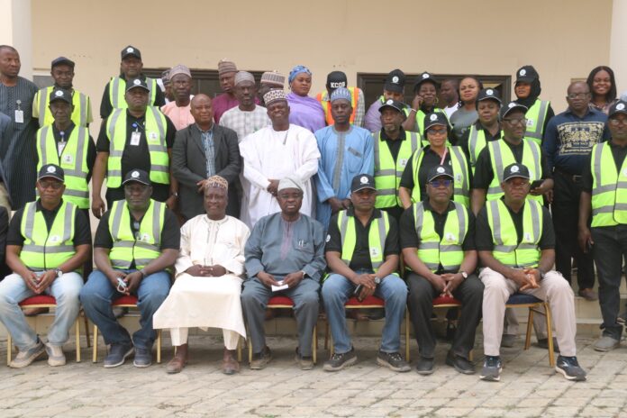 IMG-20230216-WA0084 Permanent Secretary, EPO, Malam Ibrahim Shehu, mni (3rd R); Director, Drought Desertification and Coastal Zones Management, Mr Haruna Bello (2nd R); Director I, Pollution Control, Mr Simon Tyungu (1st R); Provost, Anti-Corruption Academy of Nigeria, Prof. Tunde Babatunde (M); Chairman, Keffi LGA, Muhammad Baba (3rd L); Director, Soil Erosion & Flood Control, Mr Ibrahim Takuma (2nd L); Director, special Duties, Mr Yakubu Habu (1st L) and others during the project inspection at Anti-Corruption Academy of Nigeria complex at Keffi, Nasarawa State.