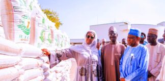 Food Items to Victims of Maiduguri Monday Market Fire