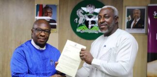 HMSH Hon. Joseph Ekumankama with Prof. Azubuike Onyebuchi (MD FMC Umuahia)