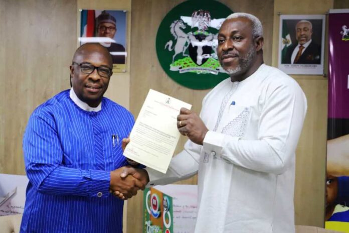 HMSH Hon. Joseph Ekumankama with Prof. Azubuike Onyebuchi (MD FMC Umuahia)