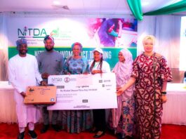 L-R: DG, National Information Technology Development Agency (NITDA), Kashifu Inuwa Abdullahi, Hon. minister of Communications, Innovation and Digital Economy, Bosun Tijani, H.E First Lady of the Federal Republic of Nigeria, Senator Oluremi Tinubu, CON, OON, Beneficiary RHI Empowerment, joy Eguasa, National Coordinator RHI, Prof.Hafsat Ganduje and National Secretary RHI, Barr. Chioma Uzordima, at the Closing Ceremony of Women ICT Training Empowerment Programme, State House .Abuja