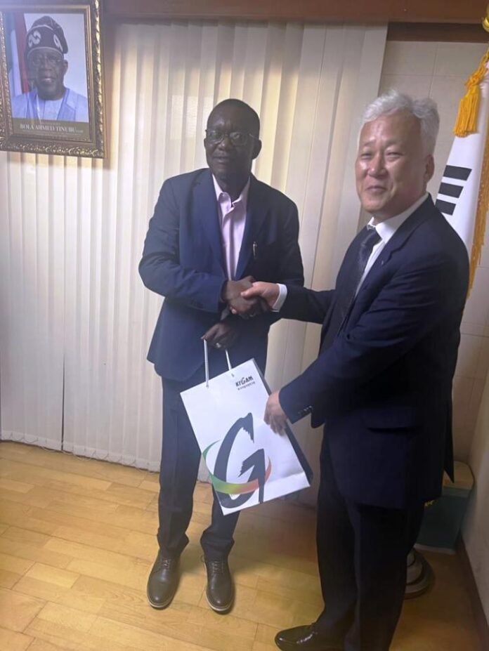 KIGAM L-R: The Director-General,Nigeria Geological Survey Agency, Dr. Abdulrazak Garba ( rep.Solid Minerals Minister) and Dr. Pyeong Koo-Lee, President, Korean Institute of Geosciences and Mineral Resources, KIGAM