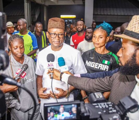 BUDAPEST 2023: Enoh receives Team Nigeria, commends their patriotism
