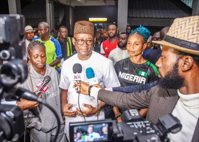 BUDAPEST 2023: Enoh receives Team Nigeria, commends their patriotism