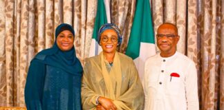 The First Lady of the Federal Republic of Nigeria Senator Oluremi Tinubu CON flanked on the right by Minister of the FCT Nyesom Wike and on the led by the Minister of State for the FCT, Mariya Mahmoud during a courtesy visit to her office at the State House Abuja. They spoke extensively on women and agriculture