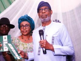 R: L: The Honorable Minister of Solid Minerals Development, Dr. Dele Alake, National executive, Women in Mining, Nigeria, Ambassador, Regina Edzuwah and President, Miners Association of Nigeria Mr. Dele Ayanleke during the Unveiling of the Pamphlet, “Guidelines for the Production of Community Development Agreements (CDAs) in the Solid Mineral Sector” organized by the Ministry of Solid Minerals Development (MSMD) in collaboration with the African Centre for Leadership, Strategy & Development in Abuja, Nov. 16, 2023.