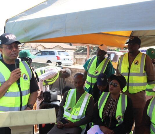 L-R, Managing Director/CEO, FERMA, Engr. (Dr.) Chukwuemeka Agbasi, FNSE, FNIHTE, delivering his speech at the flag-off of “Operation Connect Your Destination” today 19th December, 2023
