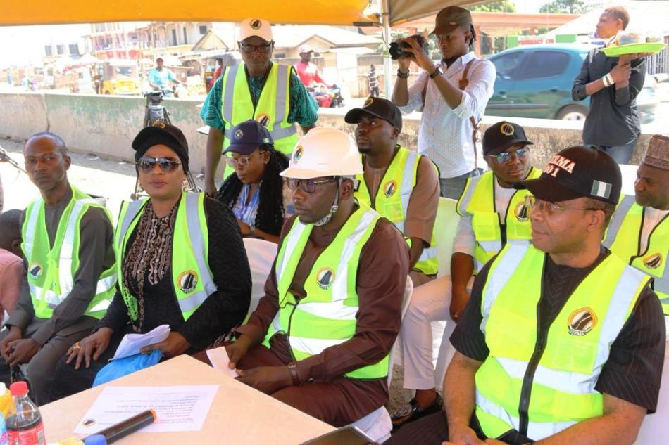 R-L, Managing Director/CEO, FERMA, Engr. (Dr.) Chukwuemeka Agbasi, FNSE, FNIHTE,
with Directors and Management Staff at the flag off “Operation Connect Your Destination” today 19th December, 2023