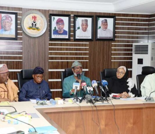 MIDDLE on the High Table; the Honourable Minister of Solid Minerals Development, Dr Oladele Alake addresses the Press Corps covering the Ministry on the Kernels of discussions during the closed door session of the second meeting of the ad-hoc committee meeting. Membership of this expanded Inter-Ministerial Committee comprises the critical security agencies - Army, Navy, Airforce, NSAs Office , IGP, Commandant of NSCDC and Commandant of Forest Guards. The Hon. Ministers of Defence, Marine and Blue Economy, Police Affairs ( State), Environment and Interior were also present as members of the Presidential Committee On Securing Natural Resources.