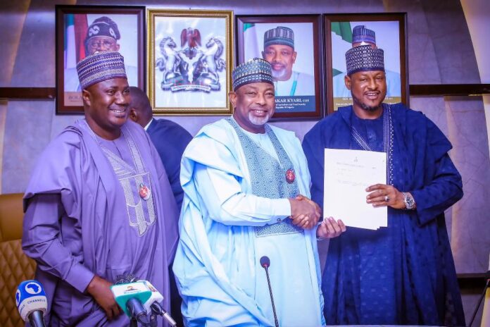 L- R, the Minister of State, Agriculture and Food Security, Sen. Dr. Aliyu Abduallahi, Minister of Agriculture and Food Security, Sen. Abubakar Kyari and the Governor, Katsina State, Alhaji Dikko Radda, during the Visit.