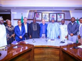 The group photograph of the Technical Meeting between the Minister’s and John Deere Group.