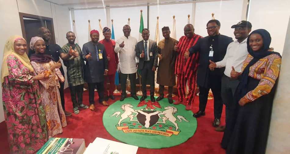 The Honourable Minister of State Petroleum Resources (Oil) Sen. Heineken Lokpobiri ,Ph.D (7th right) in a group photograph with members of the Society of Petroleum Engineers Nigeria Council (SPE NC) during the courtesy visit in Abuja.