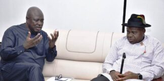 Honourable Minister of State Petroleum Resources (Oil) Sen. Heineken Lokpobiri Ph.d (left) giving his response to the Governor of Bayelsa State, His Excellency, Senator Douye Diri (right), during his courtesy visit to the Minister in Abuja.