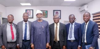 L-R: Director, Physical planning, Obafemi Awolowo University, Dr. Anthony Adebayo Owolabi, Director, Maintenance service, Obafemi Awolowo University, Enrg. Olawuyi Isaac Olasupo, Minister of Solid Minerals Development, Dr. Dele Alake, Vice Chancellor Obafemi Awolowo University, Prof. Adebayo Simeon Bamire, Registrar, Obafemi Awolowo University, Mr. Kamarudeen Adetunji Bakare and Head, Dept. of Geology & Geophysics, Prof. Olatokunbo Adebayo Alao, after a meeting with the Hon. Minister in his office in Abuja, on April 16, 2024.