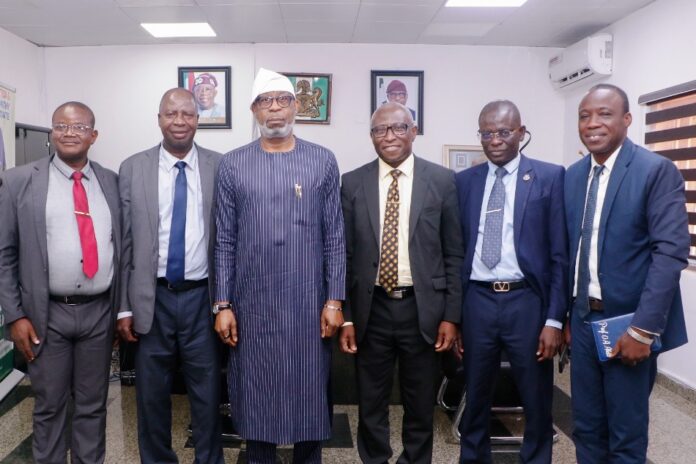 FG Suspends Mining Activities within OAU1 L-R: Director, Physical planning, Obafemi Awolowo University, Dr. Anthony Adebayo Owolabi, Director, Maintenance service, Obafemi Awolowo University, Enrg. Olawuyi Isaac Olasupo, Minister of Solid Minerals Development, Dr. Dele Alake, Vice Chancellor Obafemi Awolowo University, Prof. Adebayo Simeon Bamire, Registrar, Obafemi Awolowo University, Mr. Kamarudeen Adetunji Bakare and Head, Dept. of Geology & Geophysics, Prof. Olatokunbo Adebayo Alao, after a meeting with the Hon. Minister in his office in Abuja, on April 16, 2024.