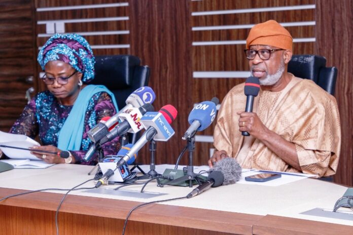 Revocation of 924 Dormant Mineral Licences Left to Right: The Permanent Secretary Dr Mary Ogbe & the Hon. Minister of Solid Minerals Development Dr Dele Alake addressing the Press on the Revocation of 924 Dormant Mineral Licences by the Federal Government, held today April 24 2024