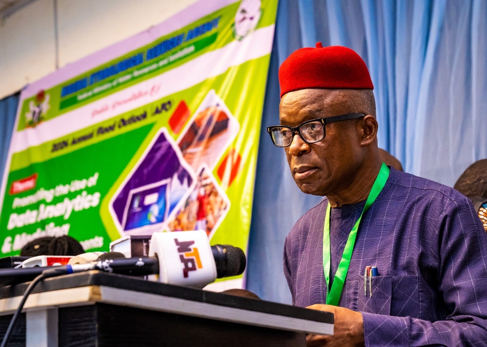 The Director General of NIHSA, Engr Clement Nze, making his closing remarks at the end of the public presentation