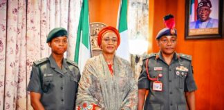L – R 2nd Lt Princess Oluchukwu Owowohn ( the Celebrant), the First Lady of the Federal Republic of Nigeria, Senator Oluremi Tinubu, CON and the Commandant of the Nigerian Defence Academy, NDA Maj.Gen OJ Ochai at the presentation of Owowoh to the First Lady after her commissioning and graduation from Royal Military Academy, Sandhurst, UK at the State House, Abuja on Monday 6th May 2024