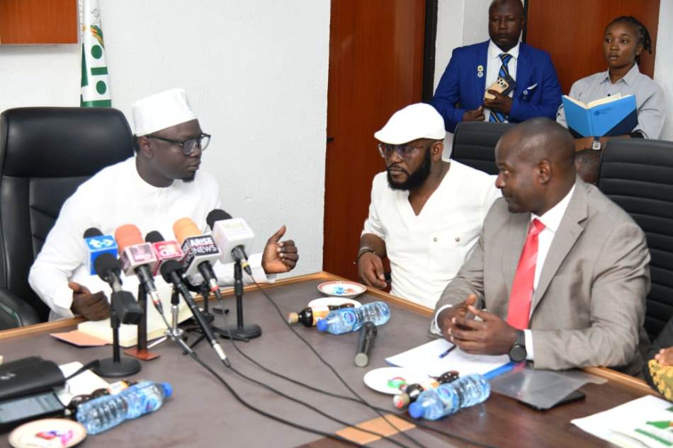 R-L: Hon. Minister of State for Youth Development, Ayodele Olawande, African-Arab Council Coordinator, Western Region, Muqtar Akosile and Leader of Delegation, African -Arab Youth Council, Dr. Abbas Agaba Mugisha during the courtesy call of Afro-Arab Youth Council on the Hon. Minister of State for Youth Development.