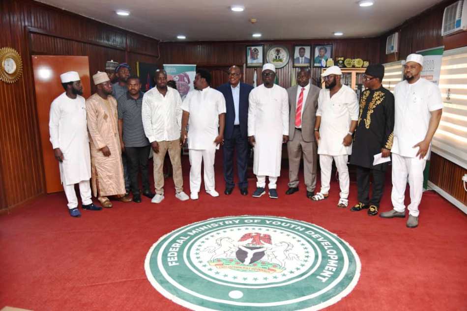 Group photograph of delegates with Mr Ayodele Olawande,the Honourable Minister of State for Youth Development.