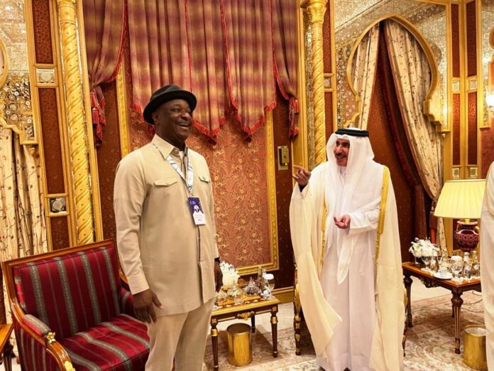 The Minister of Aviation and Aerospace Development with his counterpart from the State of Qatar