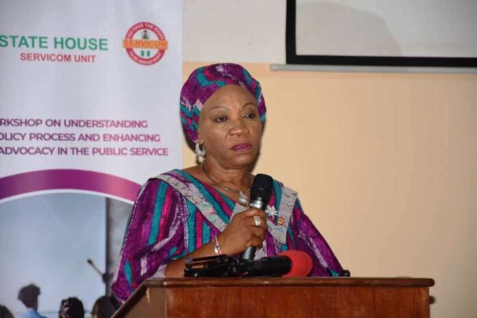 SERVICOM UNIT Work shop State House Abuja1 The National Coordinator/CEO SERVICOM PRESIDENCY Mrs Nnenna Akajemeli delivering her paper presentation at the the SERVICOM UNIT Work shop State House Abuja