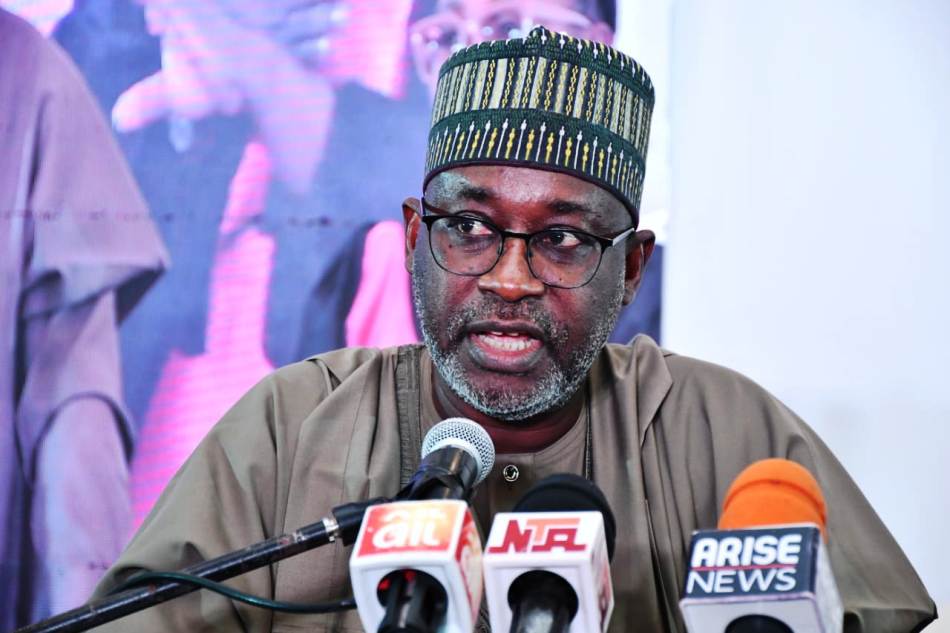 The immediate past Honourable Minister of Water Resources/ Chairman SHA Nigeria Board, Engr. Suleiman.H. Adamu, FNSE, delivering his keynote address during the unveiling/ 25th Anniversary of SHA