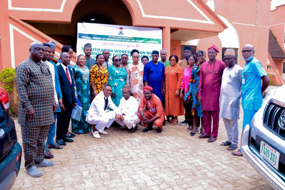 Group picture of participants at the workshop