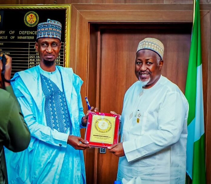 Defence Minister Calls For Collaboration With F.U.D On Conflict Resolution And Research On Military Equipment Production