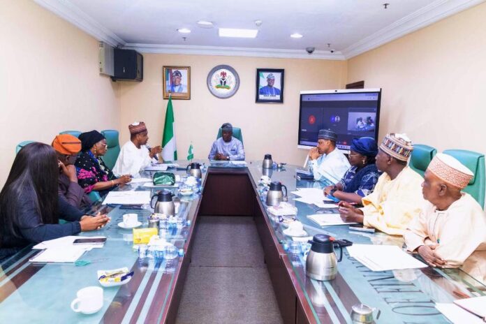 Edun Drives Social Investment Programme FROM LEFT TO RIGHT 1. Olotu Funmi - NASSCO 2. Abel Enitan - Permanent Secretary, Federal Ministry of Humanitarian Affairs and Poverty Alleviation (FMHAPA) 3. Aisha Omar - RCP PS-FMF 4. Abubakar Atiku Bagudu - Minister of Budget and Economic Planning 5. Wale Edun - Honorable Minister of Finance and Coordinating Minister of the Economy 6. Mohammed Idris Malagi - Minister of Information and National Orientation 7. Elsie Attafuah - Resident Representative, UNDP Nigeria. 8. Badamasi Lawal - National Coordinator - NSIPA 9. Abdullahi Imam - NCTO